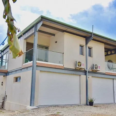 Cataleya Fig Tree Bay Town Center Vila