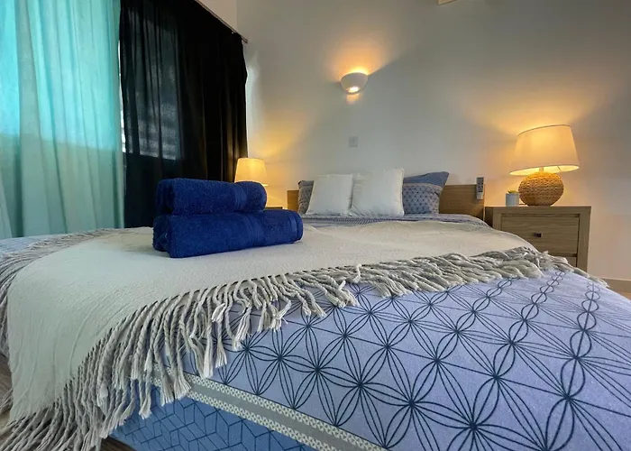 Cataleya Fig Tree Bay Town Center Villa