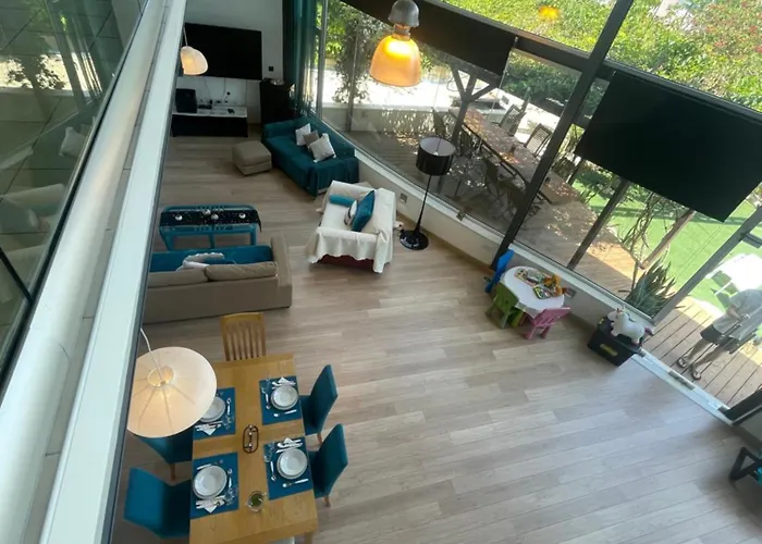 Cataleya Fig Tree Bay Town Center Villa