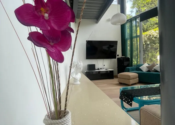 Cataleya Fig Tree Bay Town Center *