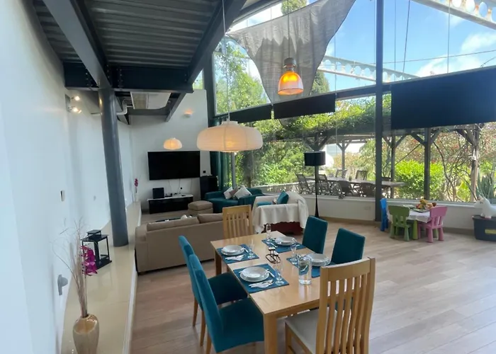 Cataleya Fig Tree Bay Town Center